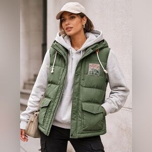 Jeep Size M Duckdown Puffer Vest with Removable Hood - Green